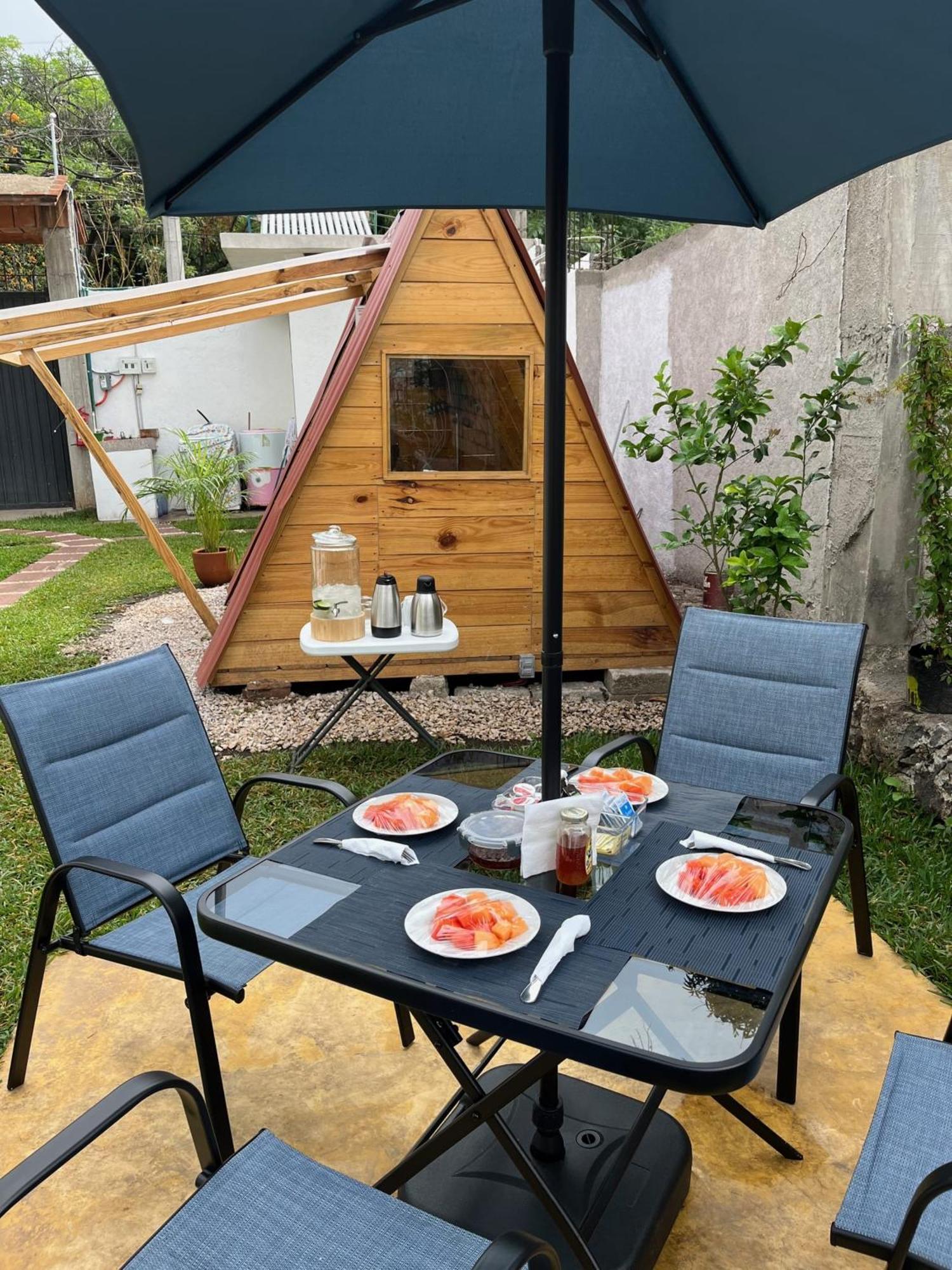 טפוזטלן Hostel Gautamas Guest Rooms מראה חיצוני תמונה
